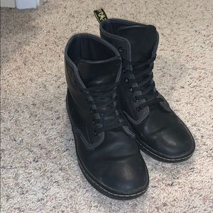 Dr marten shoreditch leather boots
